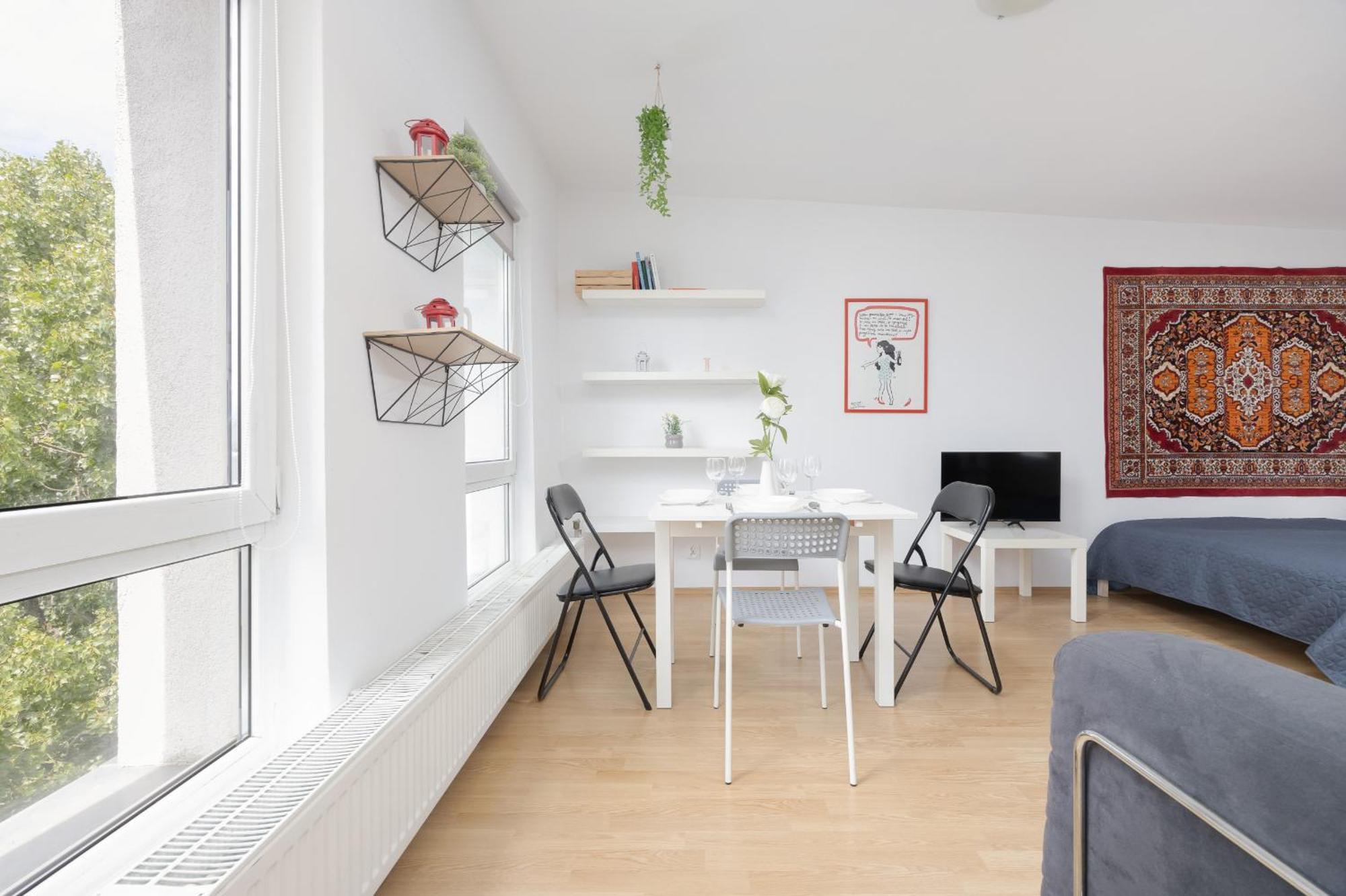 Rodzinne Studio Dla 4 Osob W Centrum Warszawy By Renters Butas *